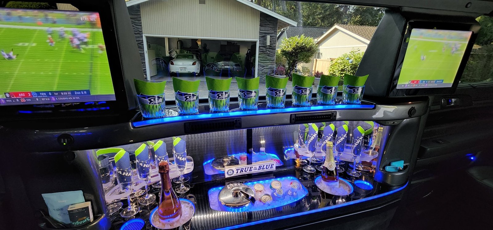 Private stretch limousine interior for a premium airport group trip